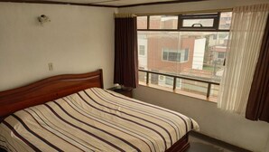 Executive Double Room | WiFi (free), individually decorated, individually furnished, bed sheets - GH Plaza (Riobamba)