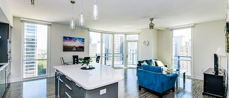 Apartment, 2 Schlafzimmer | Wohnzimmer | Smart-TV, Netflix, Streaming-Dienste