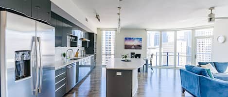 Apartemen, 2 kamar tidur | Dapur pribadi | Lemari es, oven, mesin pencuci piring, dan mesin pembuat kopi/teh