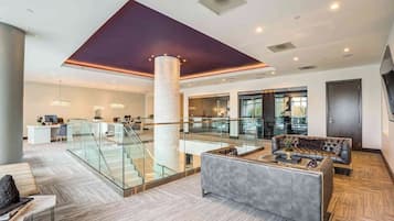 Apartment, 2 Bedrooms | Lobby