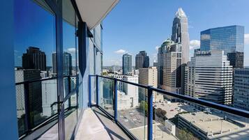 Apartment, 2 Bedrooms | Property grounds