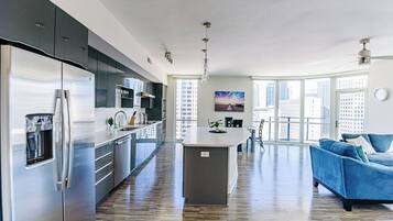 Apartment, 2 Bedrooms | Private kitchen | Fridge, oven, coffee/tea maker, electric kettle