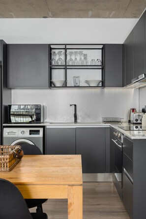 Leilighet – business | Eget kjøkken | Kjøleskap, mikrobølgeovn, ovn og kokeplater