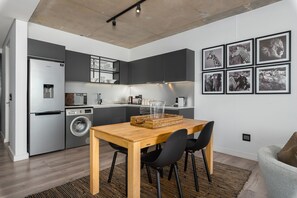 Business Apartment | In-room dining - The Signature 108 (Cape Town)