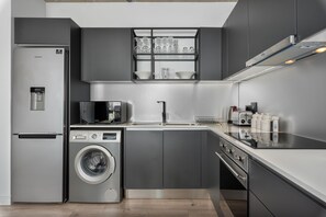 Leilighet – business | Eget kjøkken | Kjøleskap, mikrobølgeovn, ovn og kokeplater