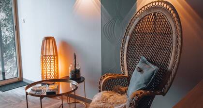 GITE JACUZZI-PISCINE - INSOLITE MIROIR PLAFOND