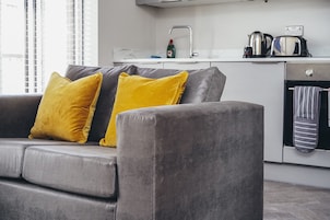 40-inch Smart TV with digital channels, TV