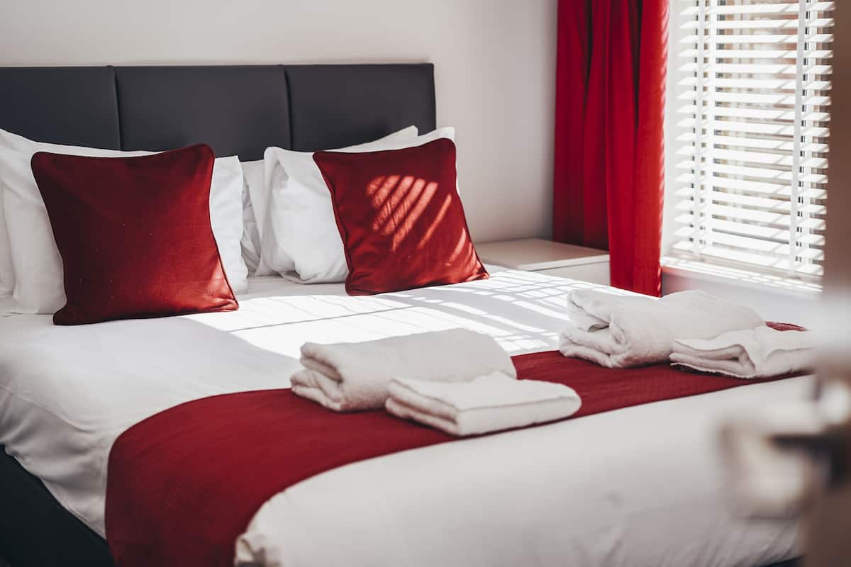 1 bedroom, in-room safe, iron/ironing board, free WiFi
