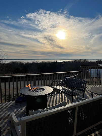 Relax and Unwind in a Home overlooking Lake Texoma