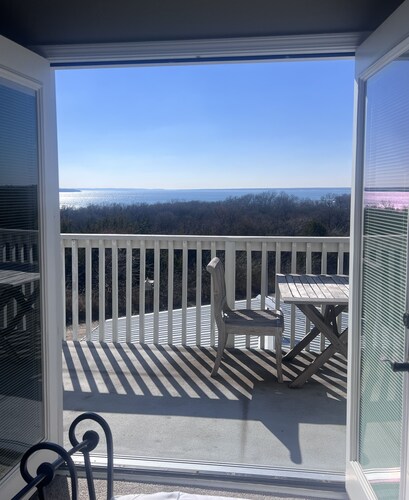 Relax and Unwind in a Home overlooking Lake Texoma
