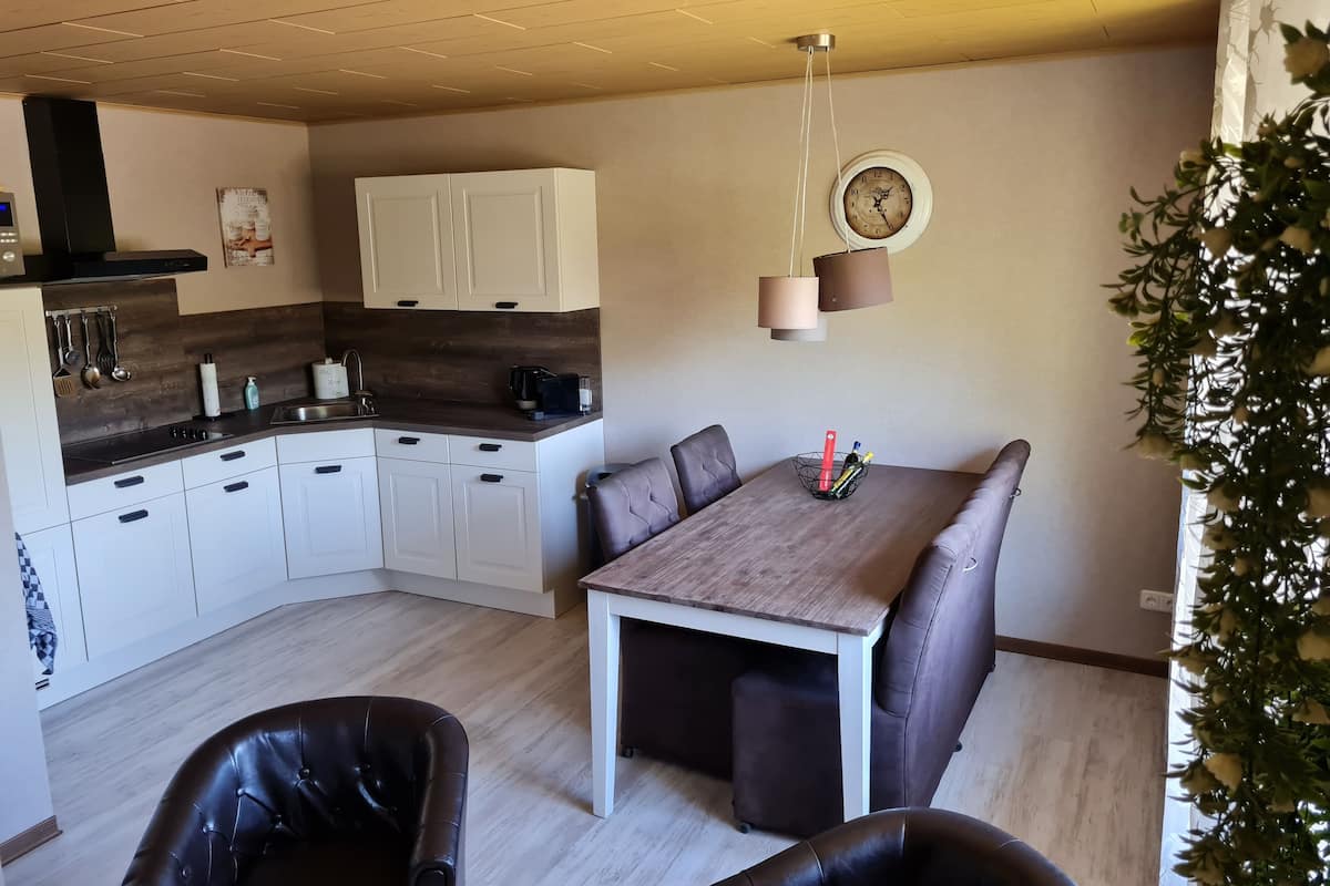 Deluxe Apartment, Multiple Beds, Kitchen, Hill View | 1 bedroom, down comforters, individually decorated