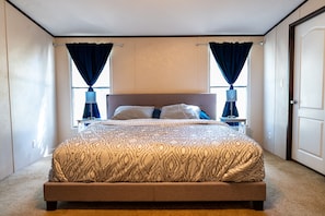 3 habitaciones, tabla de planchar con plancha, cuna de viaje y wifi