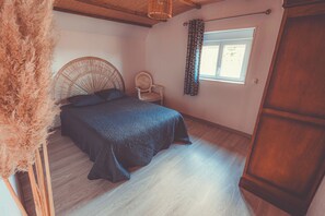 2 Schlafzimmer, Bügeleisen/Bügelbrett, Reisekinderbett, Bettwäsche