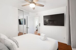 2 bedrooms, desk, iron/ironing board, travel cot