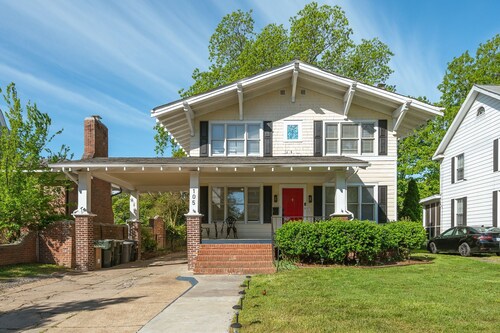 Spacious 5Bd/3Ba in Charming Wythe!