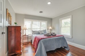 5 slaapkamers, een strijkplank/strijkijzer, gratis wifi, beddengoed