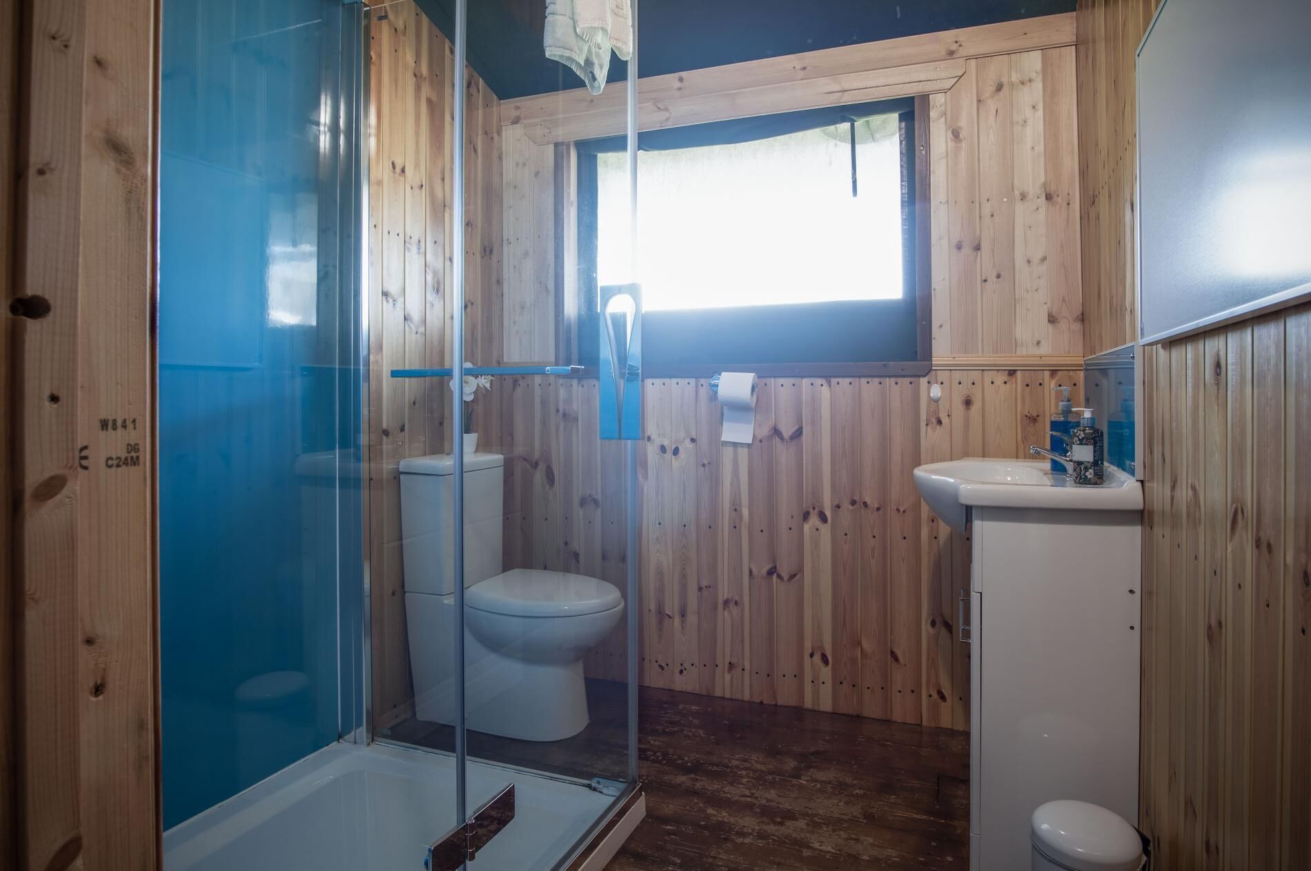 Luxury Tent | Bathroom | Shower, towels