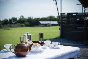 Luxury Tent | Terrace/patio - Whiteford Glamping Tent - Llangennith (Swansea)