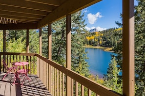 Outdoor dining - Cabin on Columbine Lake - Large deck - Hot Tub/Views - 1 mile to Purgatory (Durango)