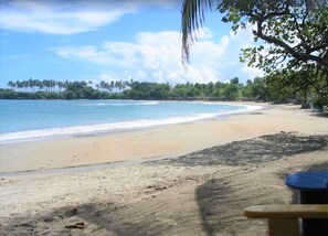 Beach nearby, sun loungers, beach towels