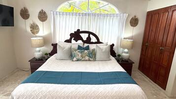 5 soveværelser, pengeskab på værelset, strygejern/strygebræt