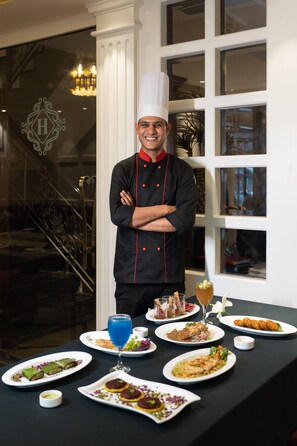 Daily buffet breakfast (INR 500 per person)