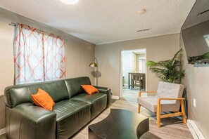 TV - Pacific Edge A - One Bedroom (Albuquerque)