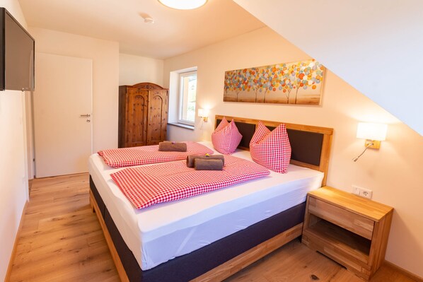 3 bedrooms, WiFi, bed sheets