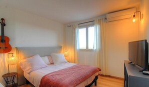 8 chambres, fer et planche à repasser, lit parapluie, Wi-Fi gratuit