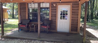 Cottage on Private farm. Close to horse shows and scuba diving