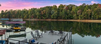 DEALS! Private Dock | Hot Tub | Kayaks | GameRoom