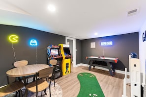 Games room - Private Dock | Hot Tub | Kayaks | GameRoom | EV (Dawsonville)