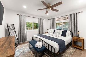 3 bedrooms, desk, iron/ironing board, free WiFi