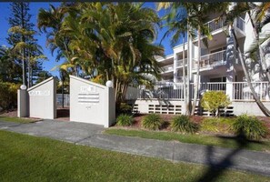 Property grounds - Top Floor in Burleigh: Pool Parking Walk To Beach (Gold Coast)