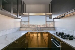 Fridge, microwave, oven, stovetop