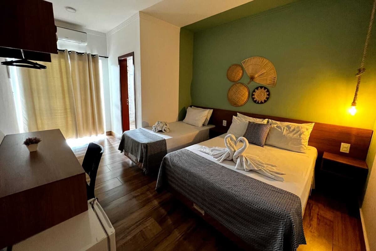 1 dormitori, minibar i escriptori