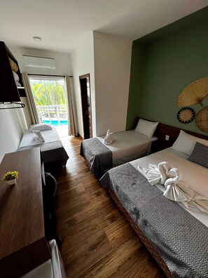 Minibar, desk, laptop workspace, free WiFi - Hotel Fazenda Vale da Cachoeira (Serra Negra)