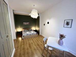 3 habitaciones, tabla de planchar con plancha y wifi gratis 