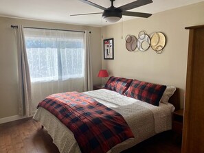 2 habitaciones, tabla de planchar con plancha, wifi y ropa de cama