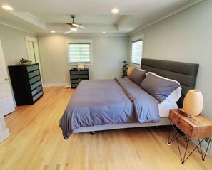 3 habitaciones, escritorio, tabla de planchar con plancha y wifi gratis 