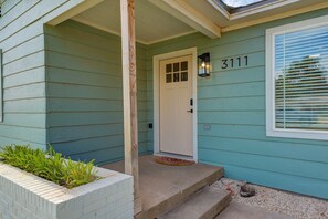 Exterior detail - Hendrix House - 2BR/2BA - Dog Friendly! (Lubbock)
