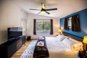 3 bedrooms, desk, iron/ironing board, free WiFi