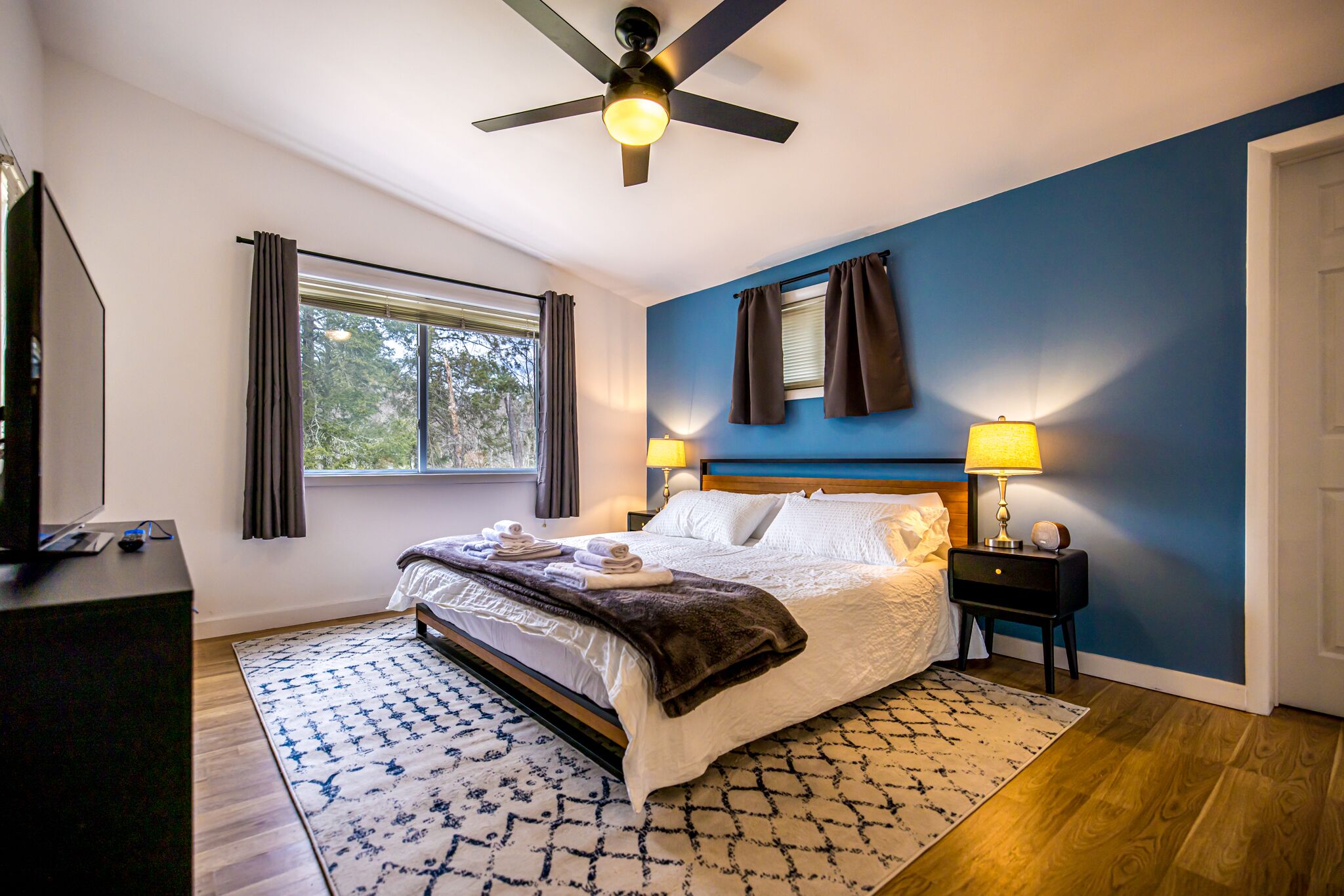 3 bedrooms, desk, iron/ironing board, free WiFi