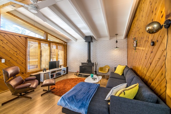Smart-TV, Kamin, DVD-Player, Musikbibliothek