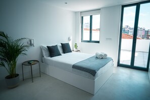 高級開放式客房 | 遮光布/窗簾、熨斗/熨衣板、免費無線上網、床單