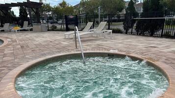 House, Multiple Beds, Kitchen, Garden View (Making Memories in Orlando) | Outdoor spa tub