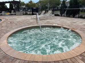 House, Multiple Beds, Kitchen, Garden View (Making Memories in Orlando) | Outdoor spa tub - Making Memories in West Lucaya Resort (Kissimmee)