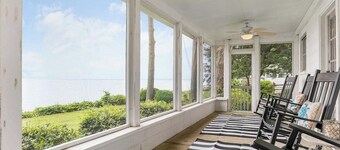 Riverfront Cottage w/ Private Beach Near Wmsburg