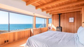 House, Multiple Beds, Hot Tub, Ocean View | 3 bedrooms, individually decorated, individually furnished