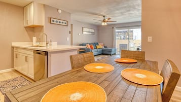 Condo, Multiple Beds, Balcony (Thomas Road Treasure) | Dining